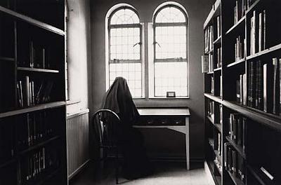 The library, described by the foundress as the arsenal of the monastery, Lectio divina is the art of meditation in the Benedictine way of life. Its aim is to feed the prayer life through a meditative reflection on the Word of God: a reflection or ponderin