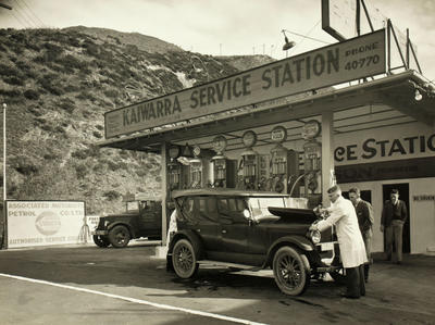 (Kaiwarra Service Station)