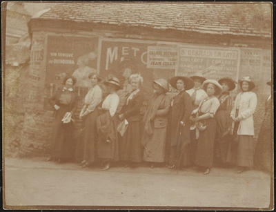 Frances Hodgkins (third from right) with Sketching Class, St Valéry-sur-Somme