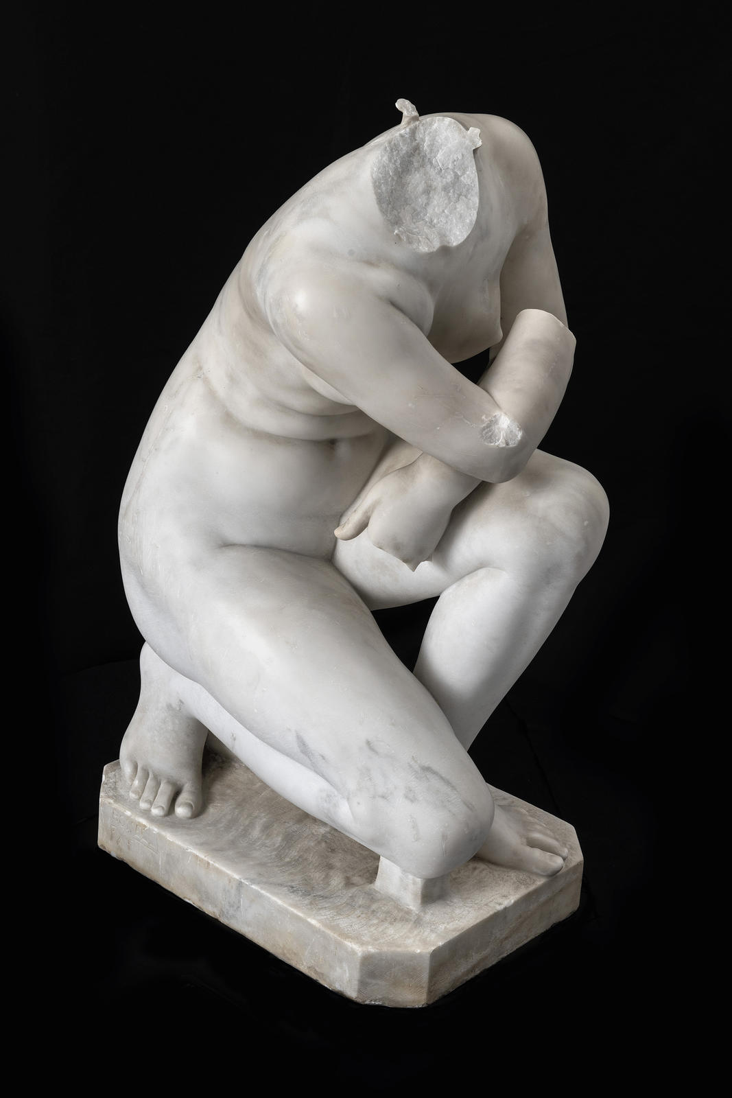 Crouching Venus