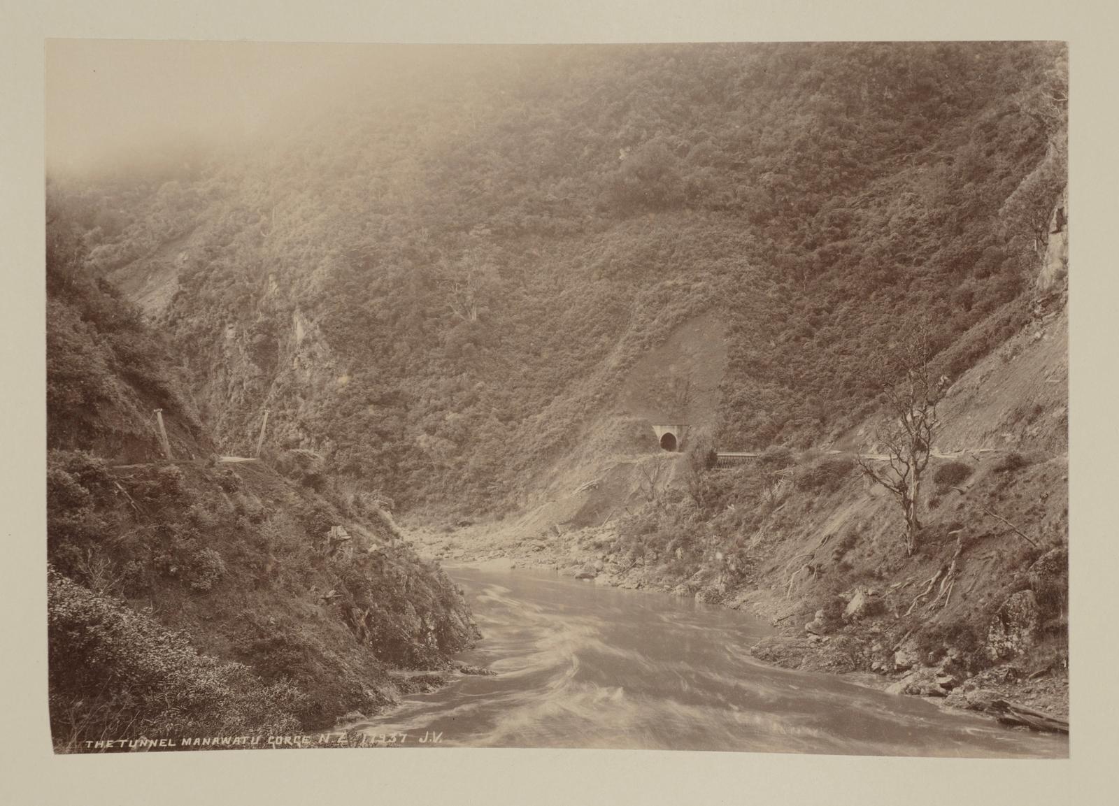 The Tunnel, Manawatu Gorge