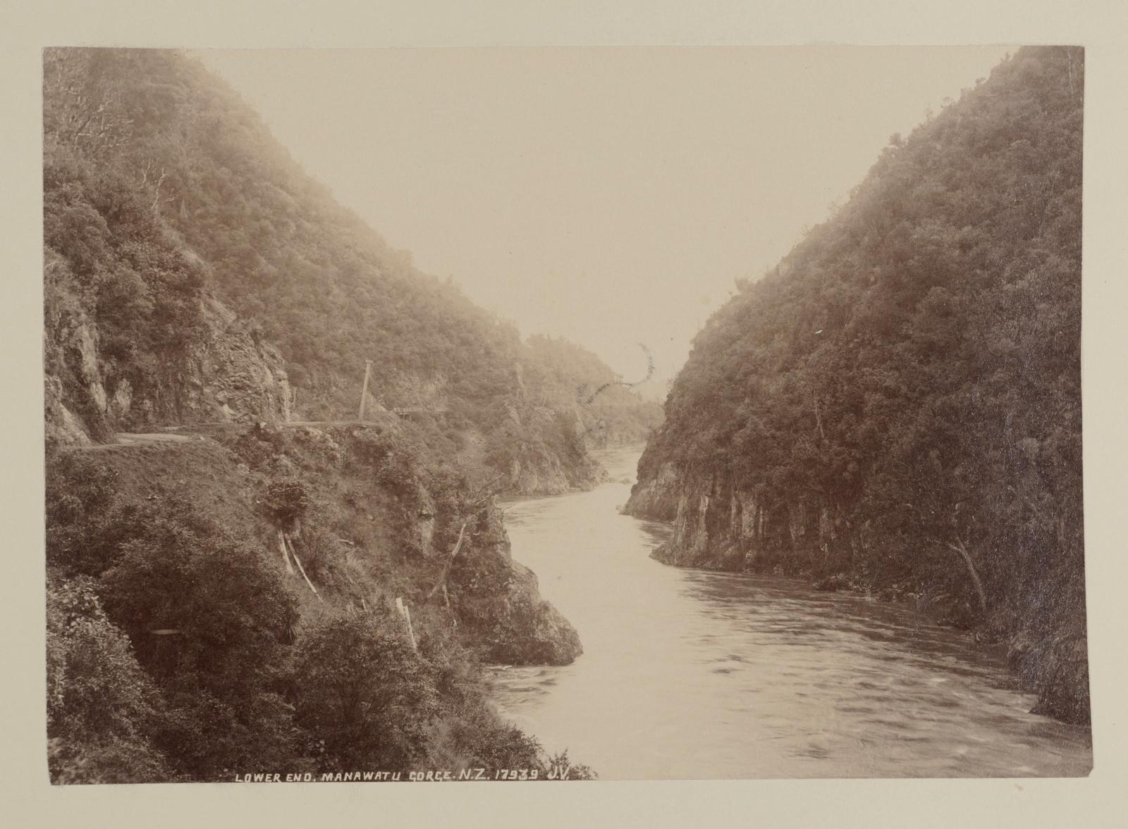 Lower end, Manawatu Gorge