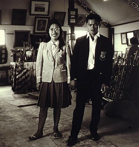 Couple in Ratana Museum, Ratana