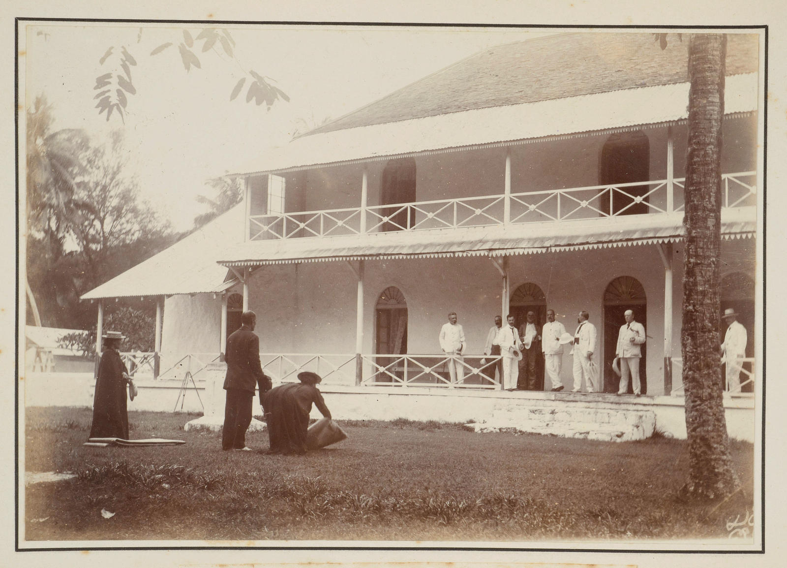 Presentation from Queen Makea, Rarotonga