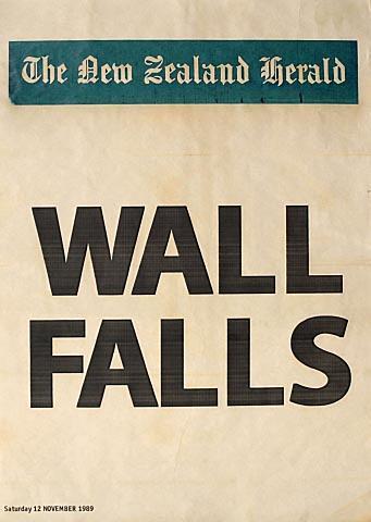 The New Zealand Herald WALL FALLS Saturday 21 NOVEMBER 1989