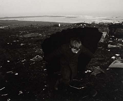 Lynemouth (boy carrying galvanise)