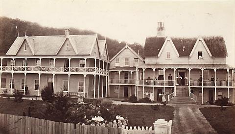 Waiwera Hotel, near Auckland