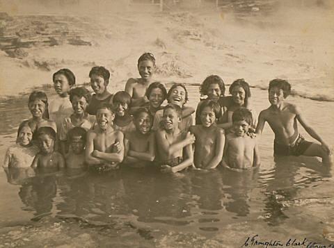 Children in hot pool, Whakarewarewa (I)