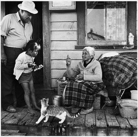 Rititia Irihei with Son and Grandchild, Tuwharetoa 1970