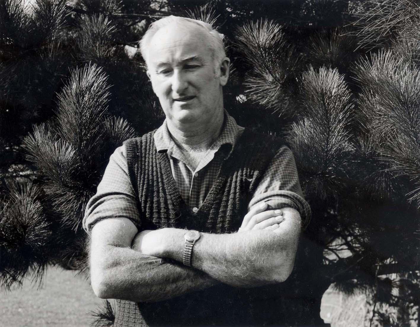 The Hibiscus Coast Project, Residents: Harry Stone, 32 Red Beach Road