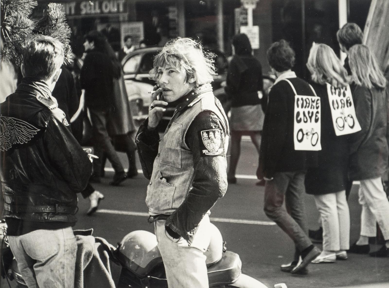 (Street March)